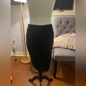 RW&CO Elegant Black Pencil Skirt